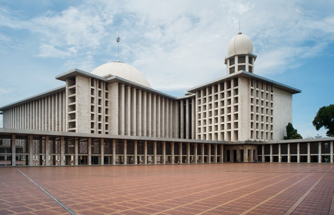 Kepala Masjid Istiqlal Sebut Syariat Islam Selaras dengan Pancasila